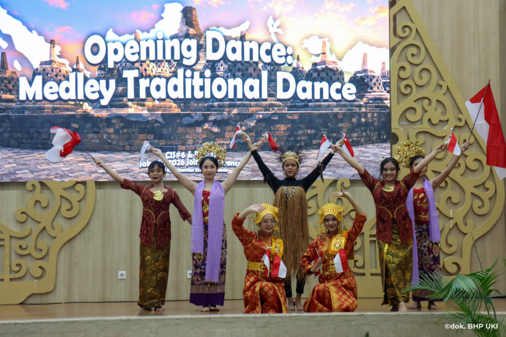 Photo of a traditional dance performance from the conference opening ceremony